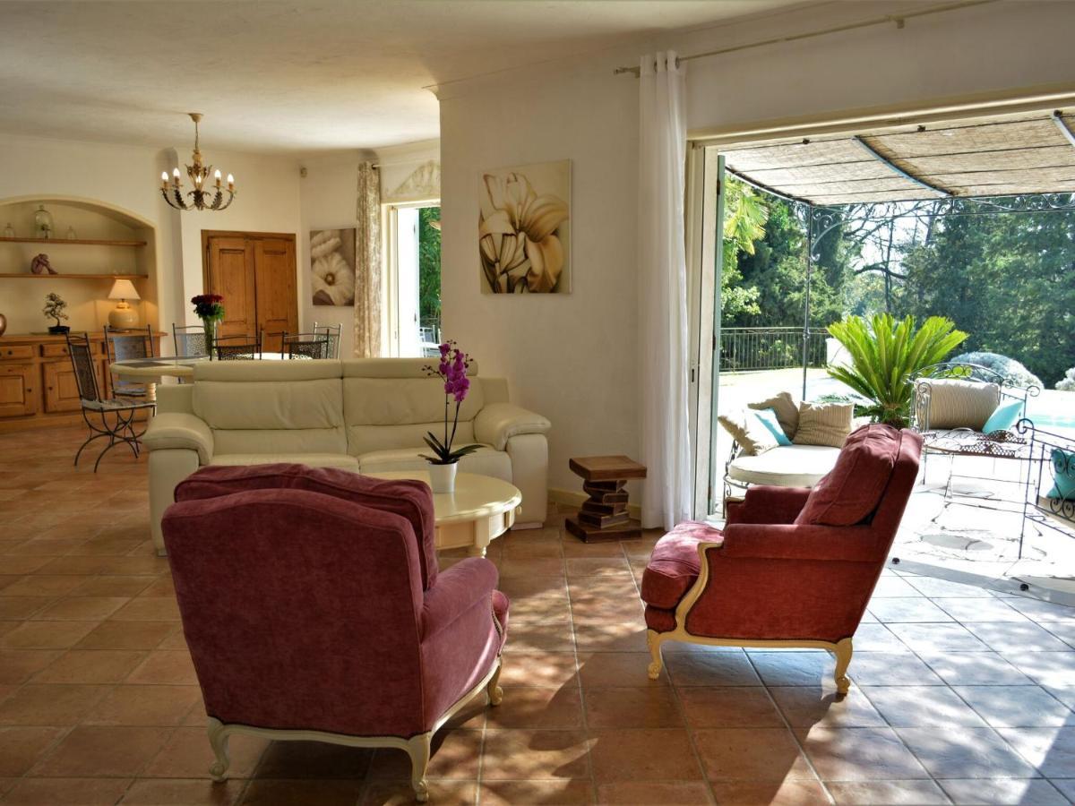 Peaceful Villa In Saint Paul De Vence With Pool Exterior photo